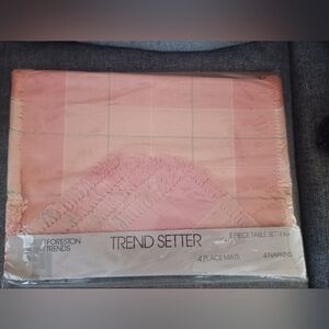 Vintage placemat & napkin set for 4